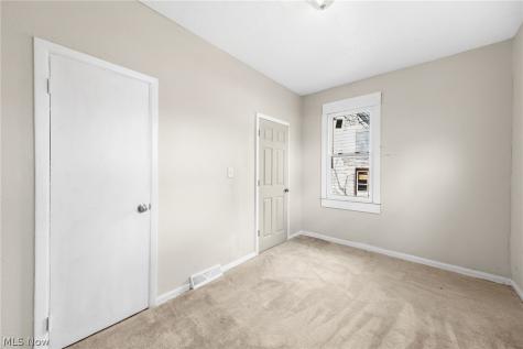 9610 Edmunds Avenue Cleveland OH 44106