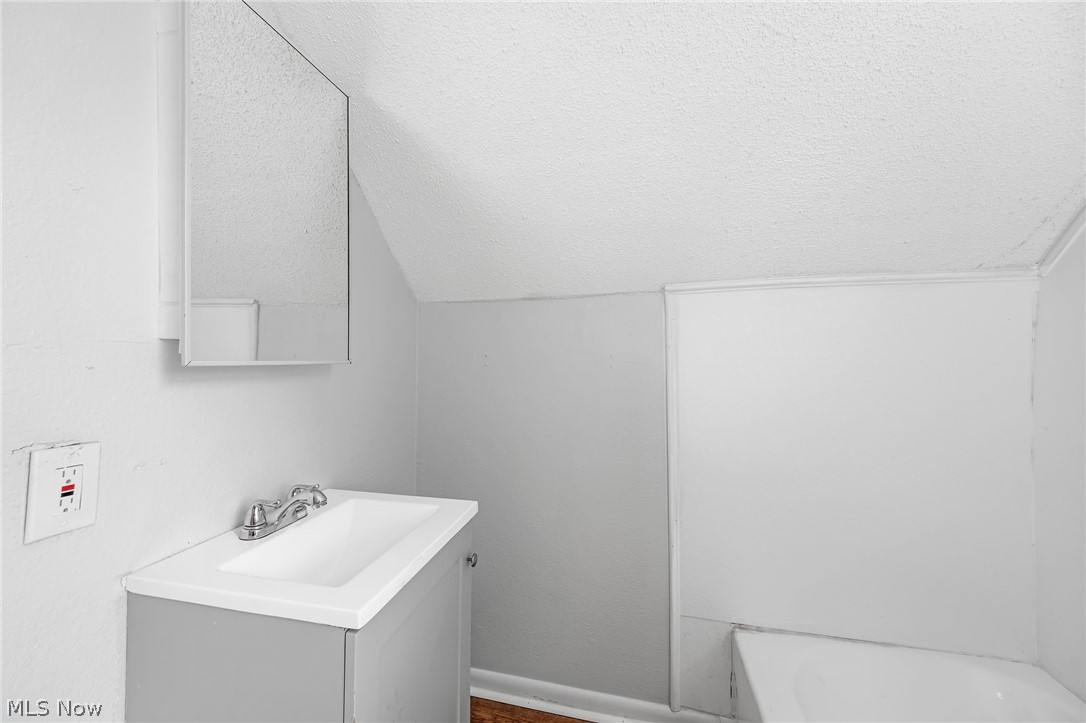 9610 Edmunds Avenue Cleveland OH 44106