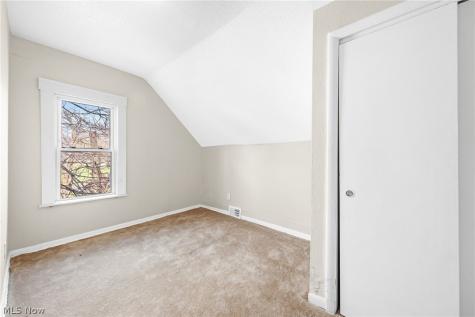 9610 Edmunds Avenue Cleveland OH 44106