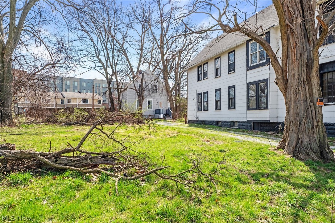 9610 Edmunds Avenue Cleveland OH 44106