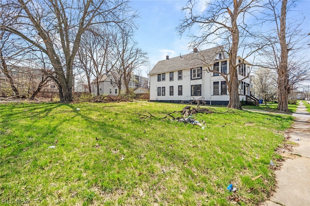 9610 Edmunds Avenue Cleveland OH 44106