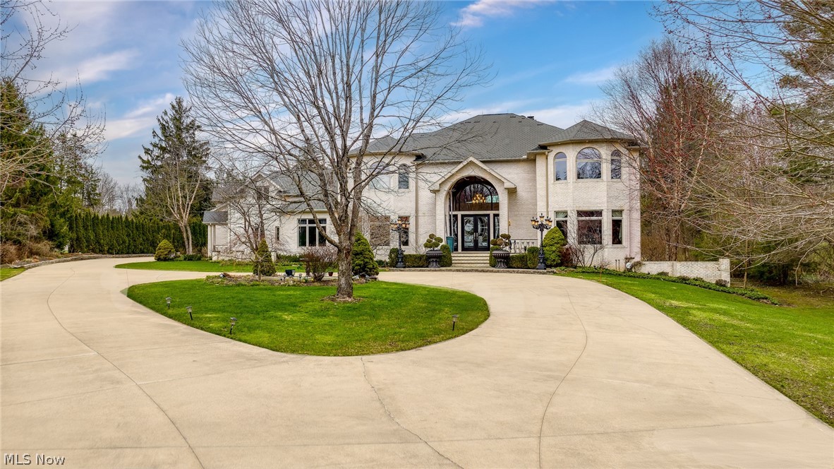 25 Brandon Court Moreland Hills OH 44022