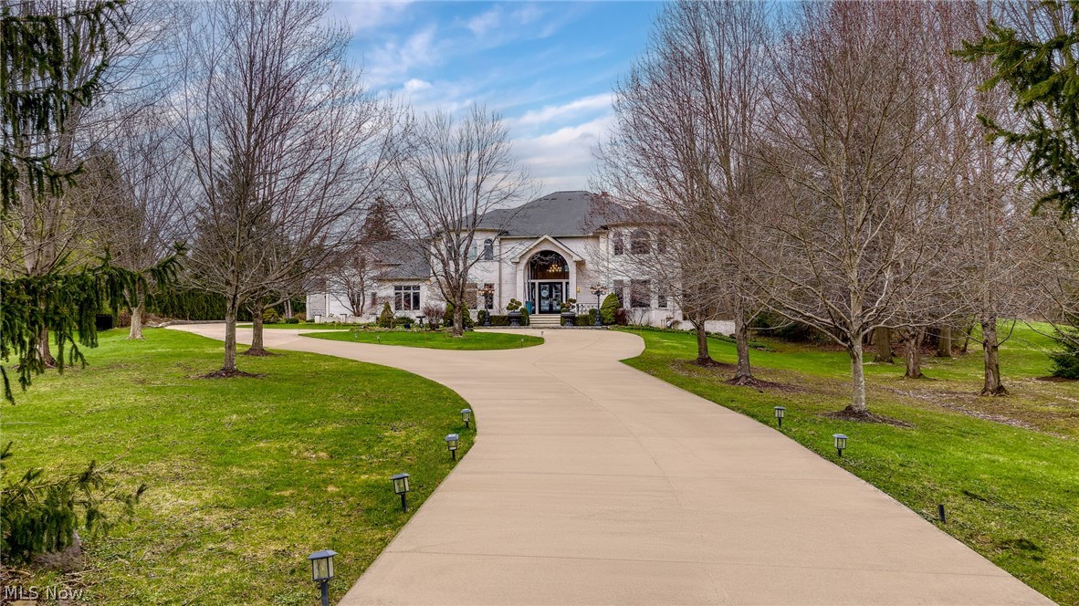 25 Brandon Court Moreland Hills OH 44022