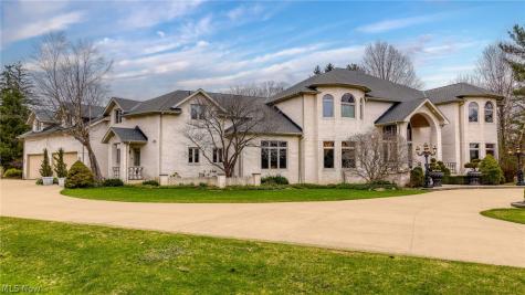 25 Brandon Court Moreland Hills OH 44022