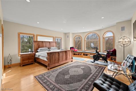 25 Brandon Court Moreland Hills OH 44022