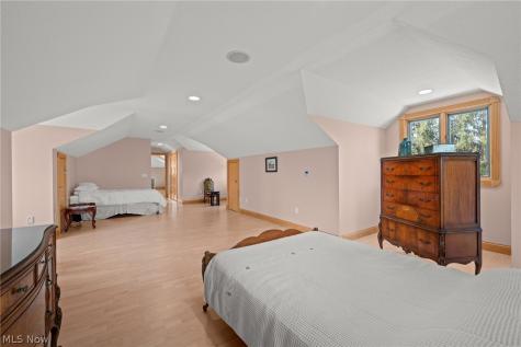 25 Brandon Court Moreland Hills OH 44022