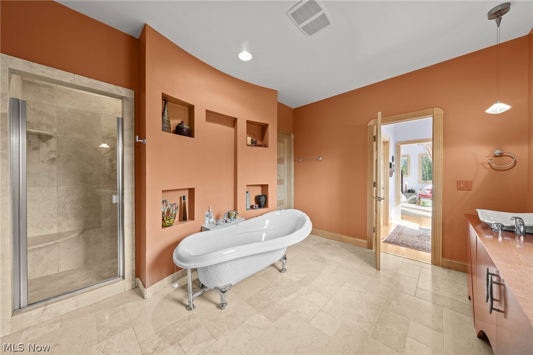 25 Brandon Court Moreland Hills OH 44022