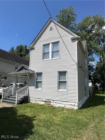 4144 E 111th Street Cleveland OH 44105