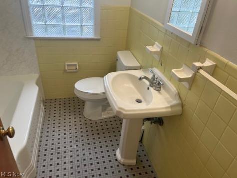 2100 Glenridge Road Euclid OH 44117