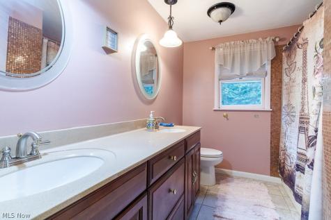 545 Oakridge Drive Youngstown OH 44512