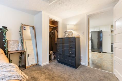 391 Alpha Avenue Akron OH 44312