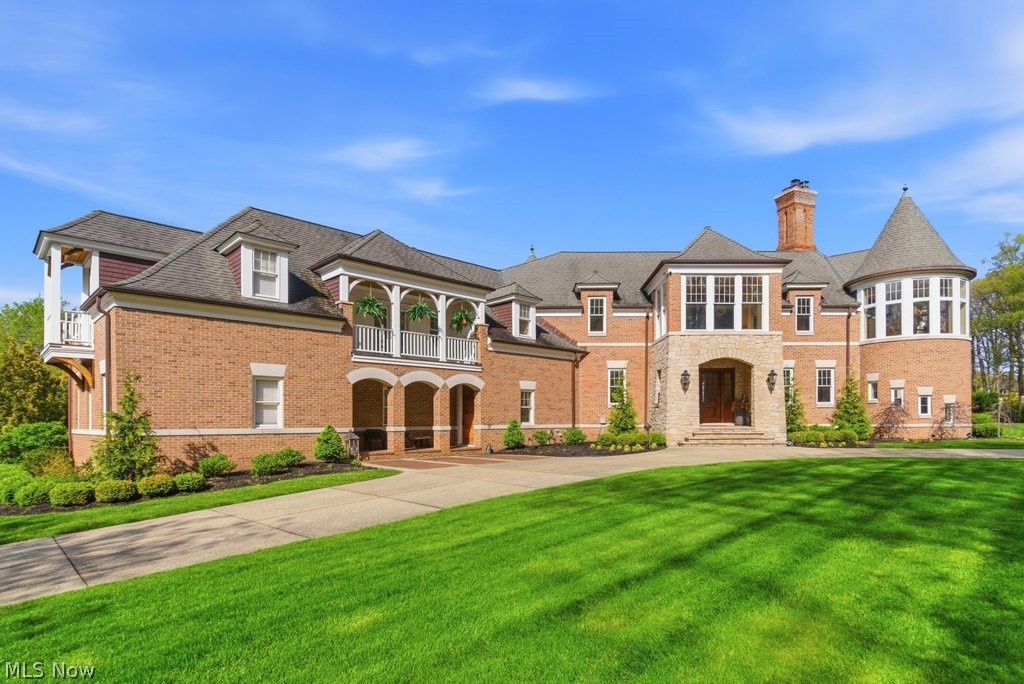352 Bingham Court Bratenahl OH 44108