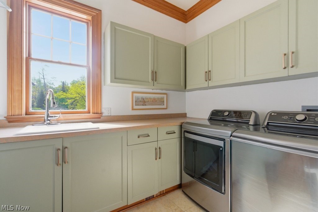352 Bingham Court Bratenahl OH 44108
