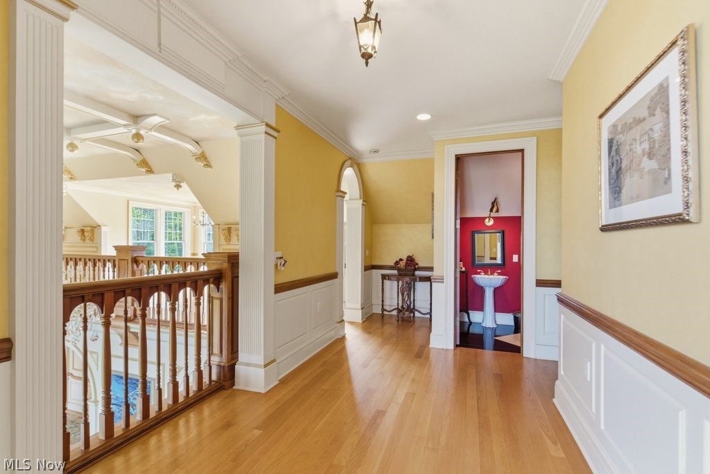 352 Bingham Court Bratenahl OH 44108
