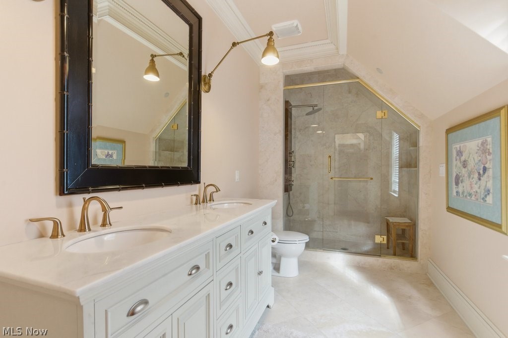 352 Bingham Court Bratenahl OH 44108