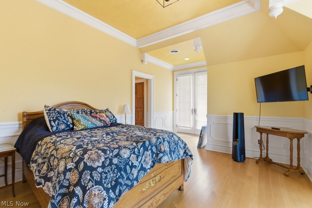 352 Bingham Court Bratenahl OH 44108
