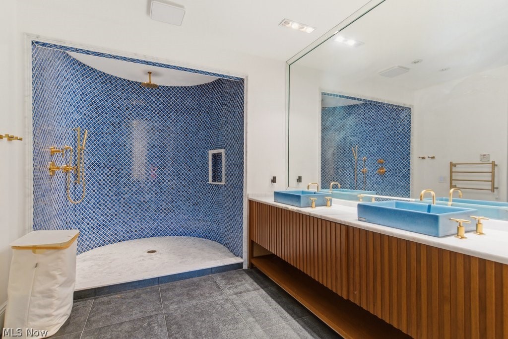 352 Bingham Court Bratenahl OH 44108