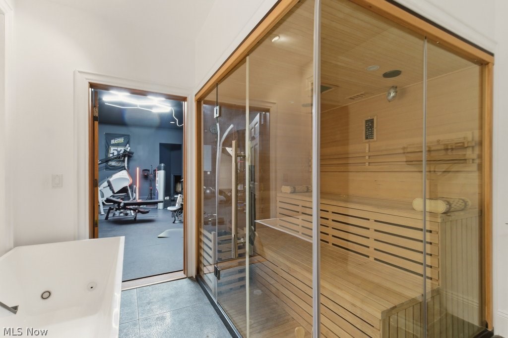 352 Bingham Court Bratenahl OH 44108
