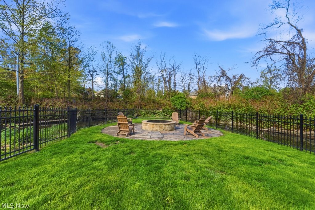 352 Bingham Court Bratenahl OH 44108