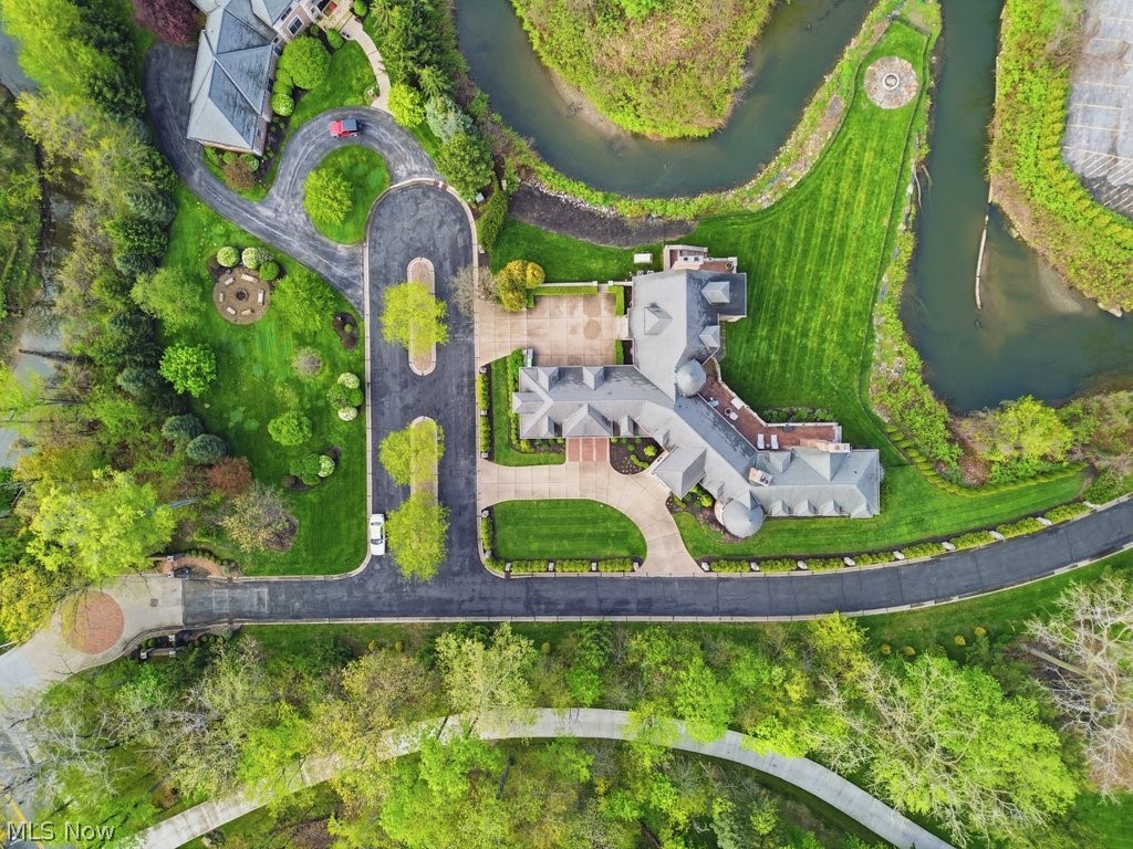 352 Bingham Court Bratenahl OH 44108