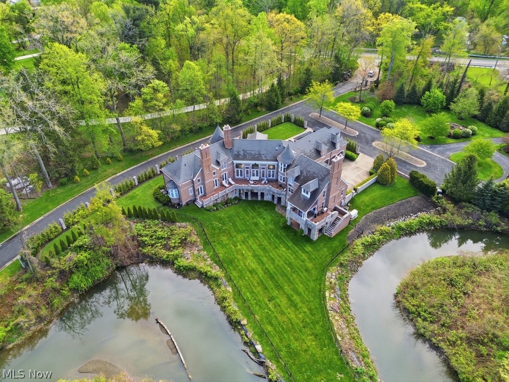 352 Bingham Court Bratenahl OH 44108