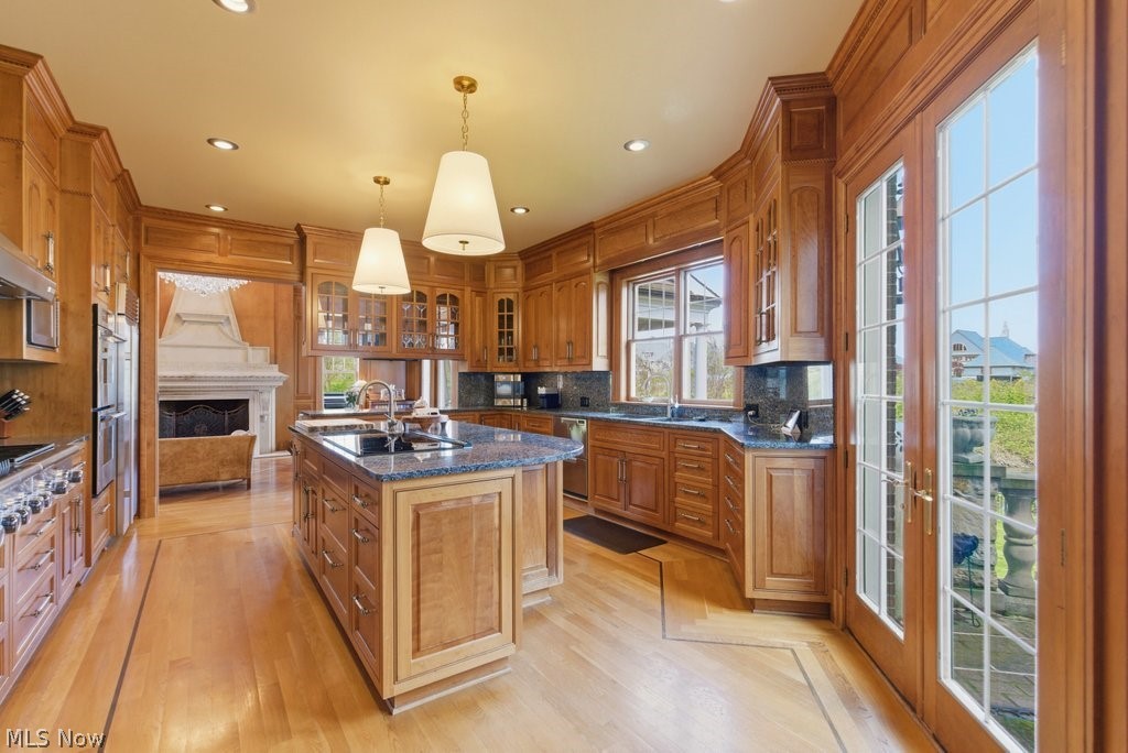 352 Bingham Court Bratenahl OH 44108