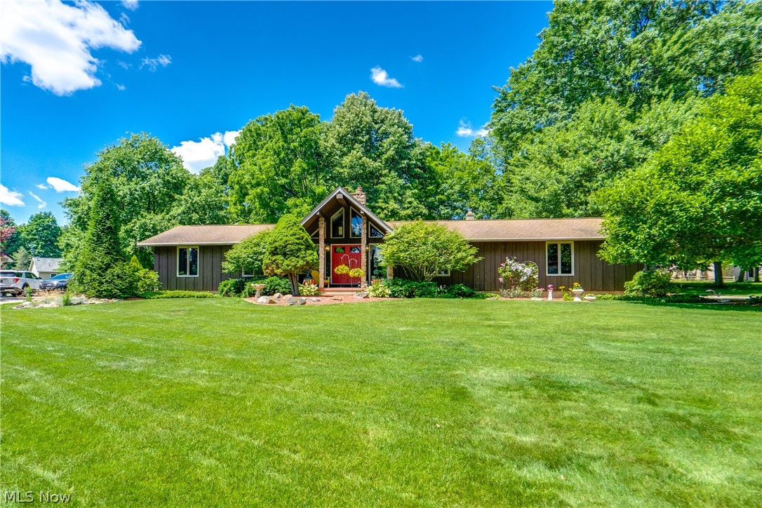 5269 Woodview Avenue Louisville OH 44641