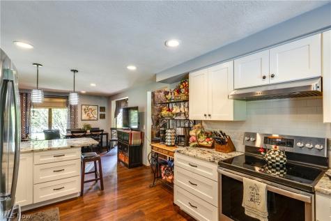 5269 Woodview Avenue Louisville OH 44641