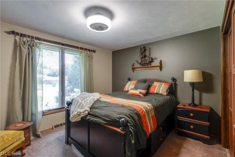 5269 Woodview Avenue Louisville OH 44641