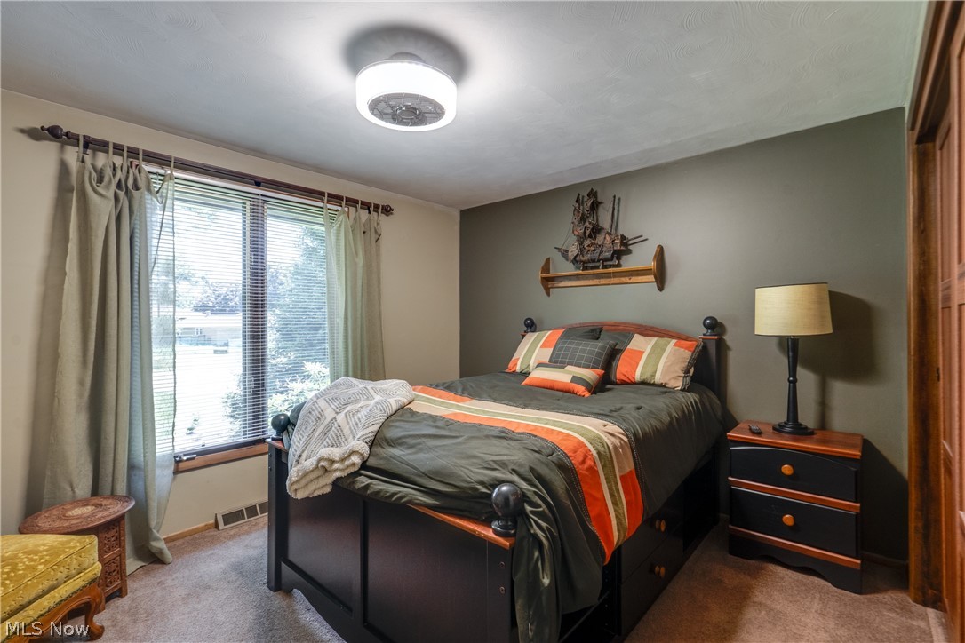 5269 Woodview Avenue Louisville OH 44641