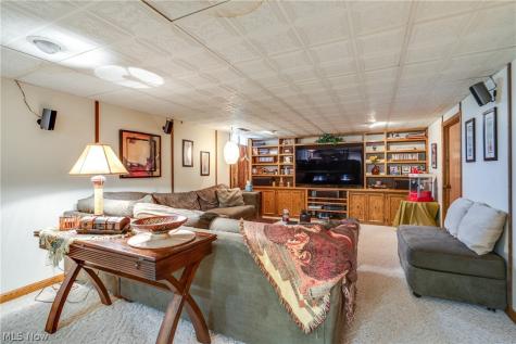 5269 Woodview Avenue Louisville OH 44641