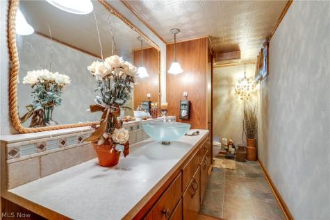 5269 Woodview Avenue Louisville OH 44641