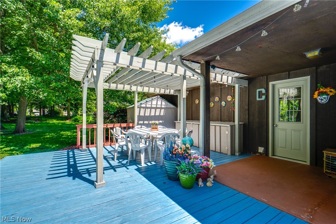5269 Woodview Avenue Louisville OH 44641