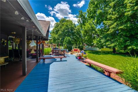 5269 Woodview Avenue Louisville OH 44641