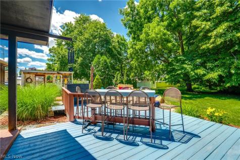 5269 Woodview Avenue Louisville OH 44641