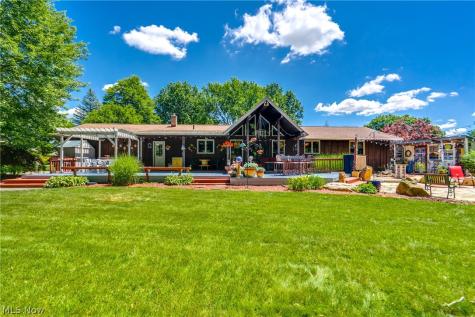 5269 Woodview Avenue Louisville OH 44641