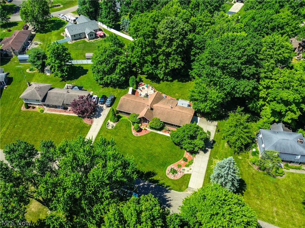 5269 Woodview Avenue Louisville OH 44641