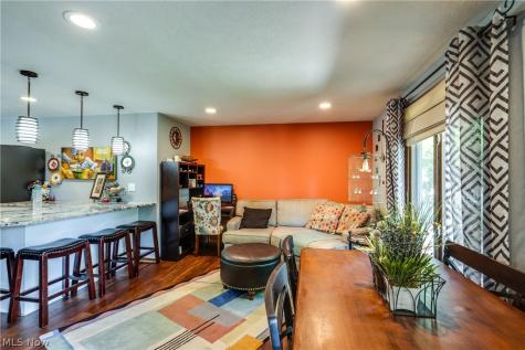 5269 Woodview Avenue Louisville OH 44641
