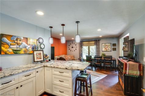5269 Woodview Avenue Louisville OH 44641