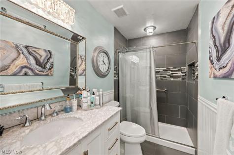 5646 Vista Circle Willoughby OH 44094