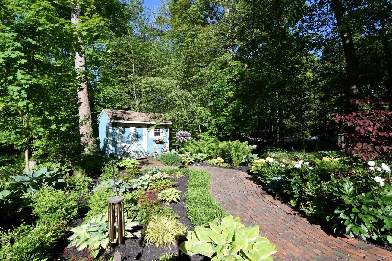 17927 Elliott Drive Chagrin Falls OH 44023