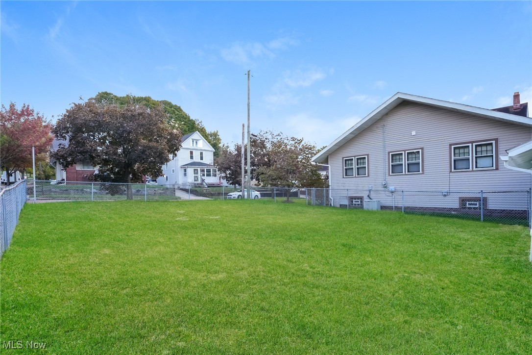 2104 11th Street Akron OH 44314