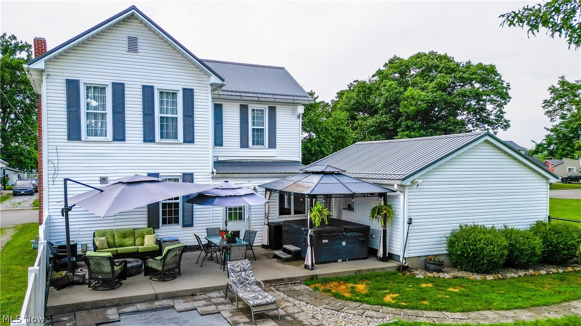 418 E Tuscarawas Avenue Gnadenhutten OH 44629