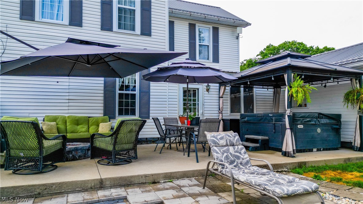 418 E Tuscarawas Avenue Gnadenhutten OH 44629