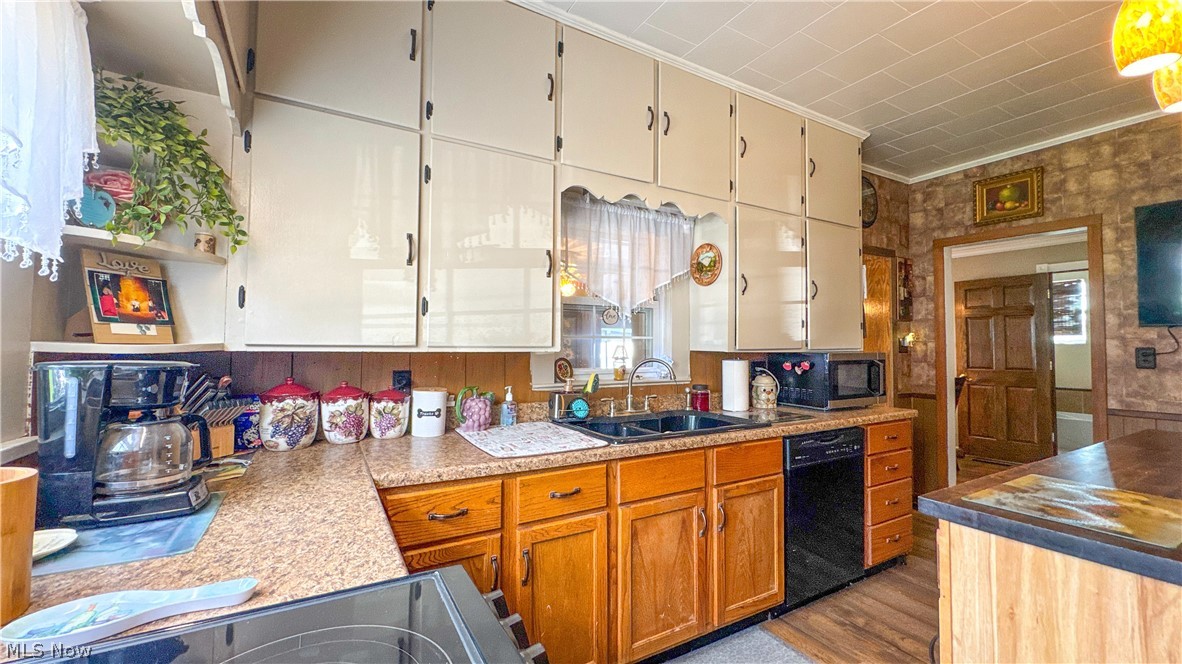 418 E Tuscarawas Avenue Gnadenhutten OH 44629