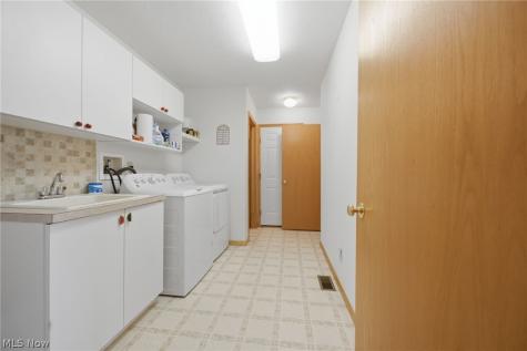 7300 Neff Road Valley City OH 44280