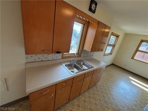 536 Westview Road Bedford OH 44146