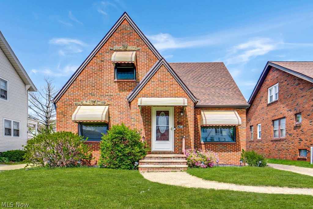 6710 Ackley Road Parma OH 44129