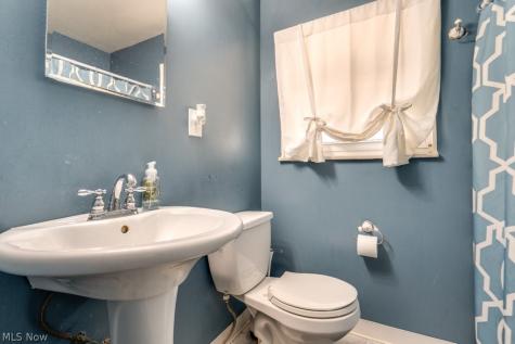 6710 Ackley Road Parma OH 44129