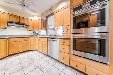 242 Springdale Lane Moreland Hills OH 44022